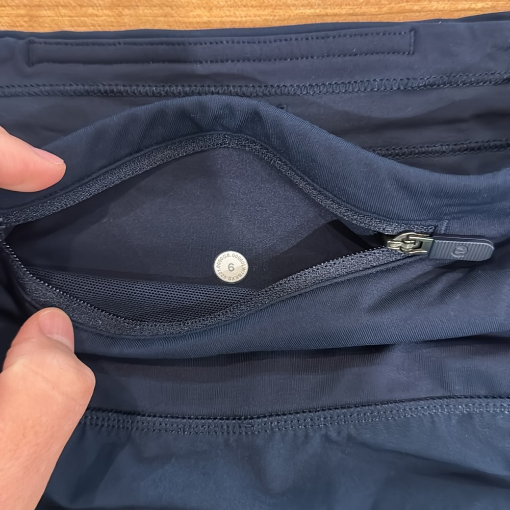 Size 6 Lululemon speed shorts - Picture 7 of 8
